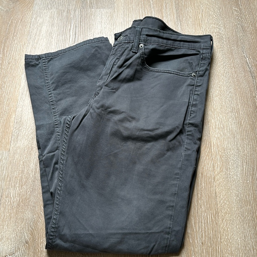 Levi gray pants